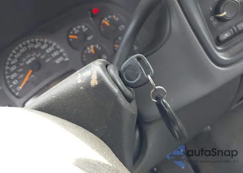 2004 Chevrolet Avalanche 1500 from USA, damaged, VIN 3GNEC12T54G234377